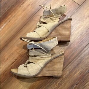 Melrose and Market Wedges
